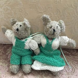 NEW hand knitted ma & pa mouse set